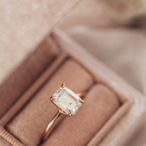 ✨NIB✨ Minimalist Solitaire Engagement Ring in 14k Rose Gold Size 6 Retails $2250